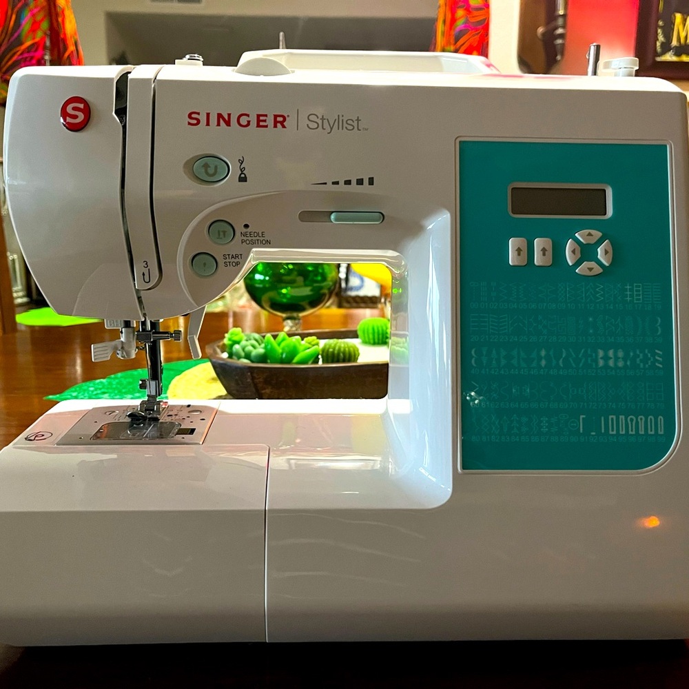 COPY - COPY - Singer Stylist 7258 Sewing Machine